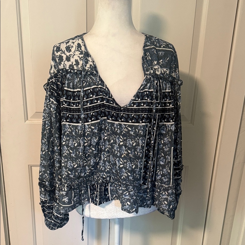Jen's Pirate Booty Black and White Floral Blouse